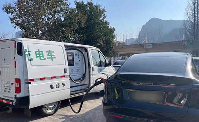 乌苏汽车搭电