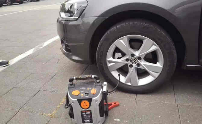 乌苏汽车搭电案例