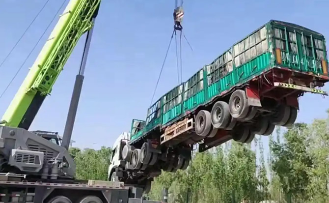 乌苏道路脱困救援案例